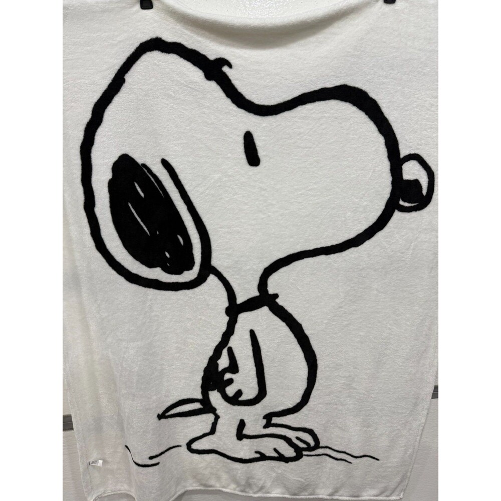 Peanuts Snoopy FULL Body White Black Plush Blanket 48"x60" 100% Polyester